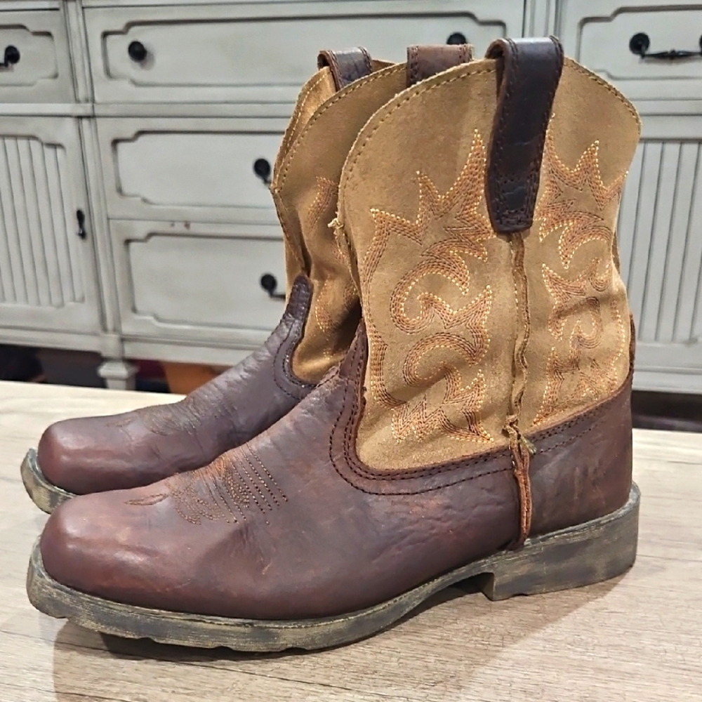 Laredo Western Boots with Brown and Tan Design youth 5